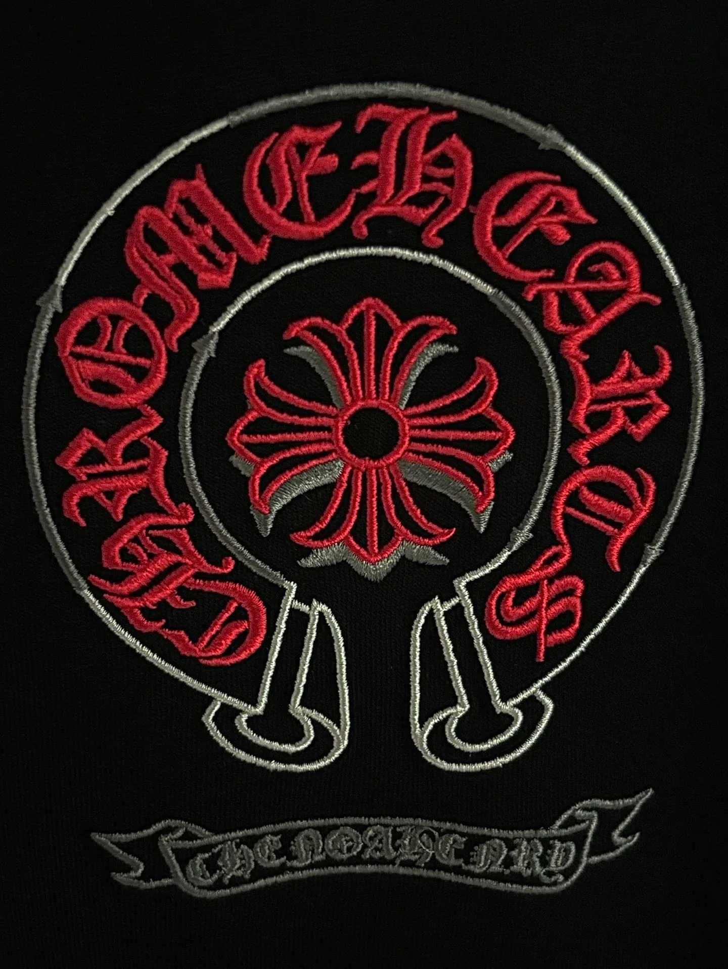 P150 [High Quality] Chrome Hearts New embroidered horseshoe logo brand logo on the front and rear panels are designed with heavy craftsmanship of 100,000 needle embroidery. High-end customized 32-count 280g fabric. Soft to the touch. Comfortable to wear. Exquisite stitching. Fine workmanship. The upper body effect is incomparably handsome! Same style for men and women, color: white, black size: S to xL